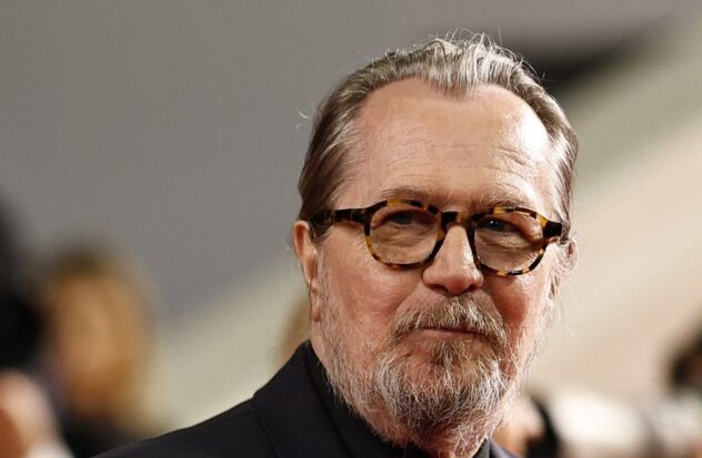 Gary Oldman confesses that he is very critical of his work
