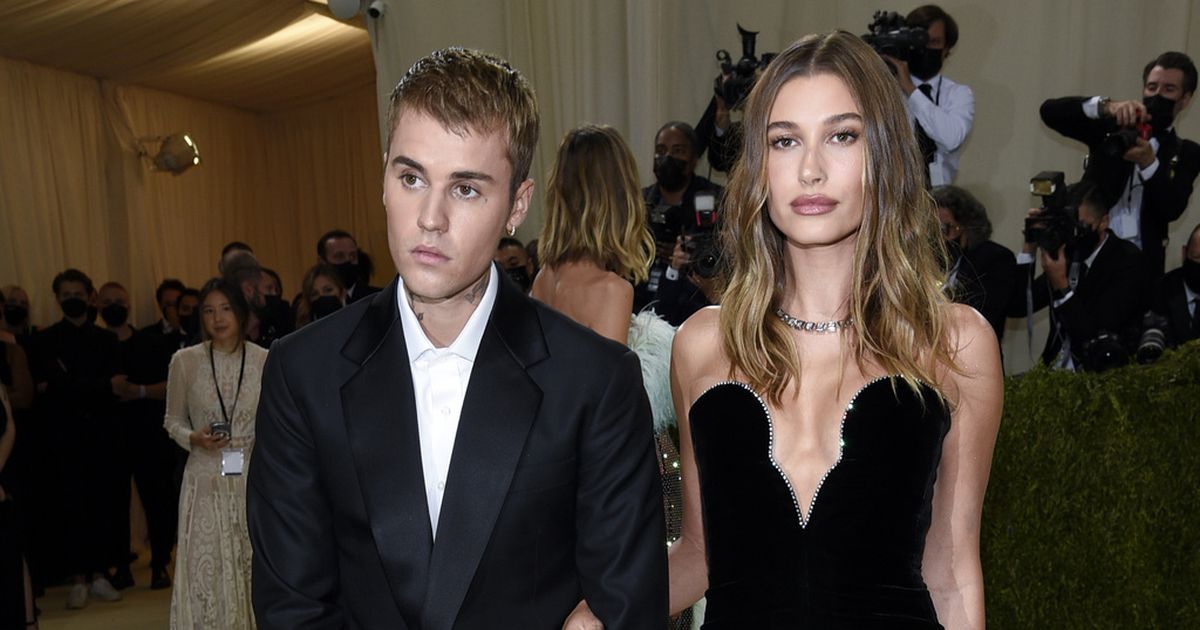 Hailey and Justin Bieber's vow rings are valued at 69 thousand dollars

