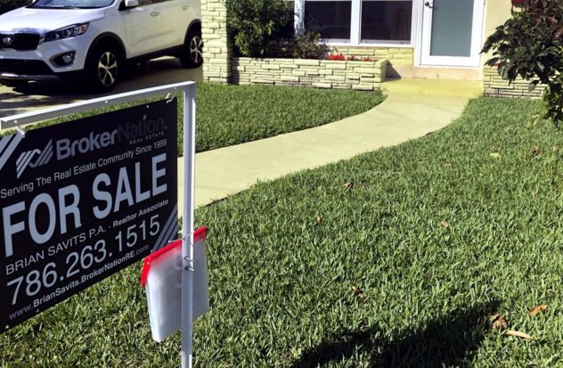  Is it time to buy a house?  Real estate market shows drop in sales in Miami-Dade
