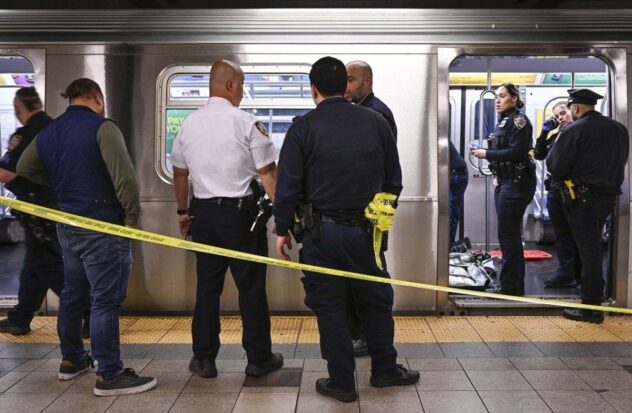 Man throws burning liquid on passenger in New York subway
