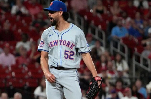 Mets release Puerto Rican pitcher after throwing his glove into the stands
