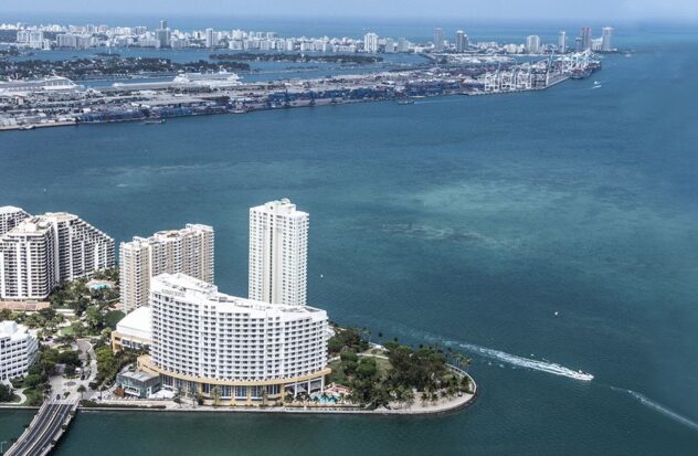 Miami closes four Biscayne Bay islands to avoid pollution on Memorial Day

