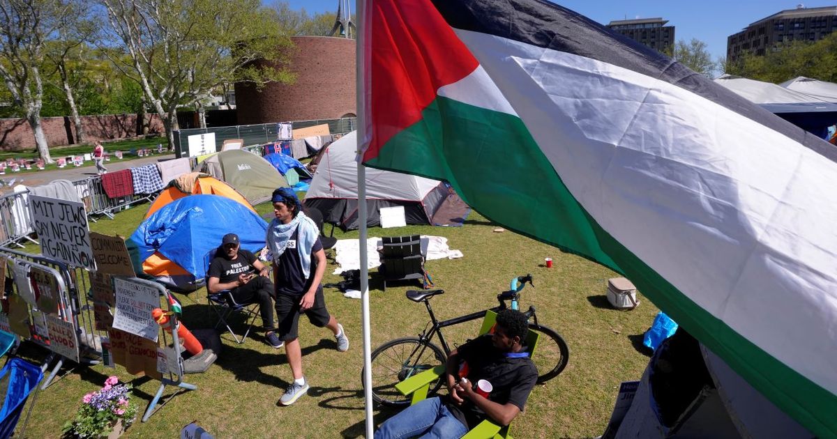 Police clear pro-Palestinian camp at University of Washington
