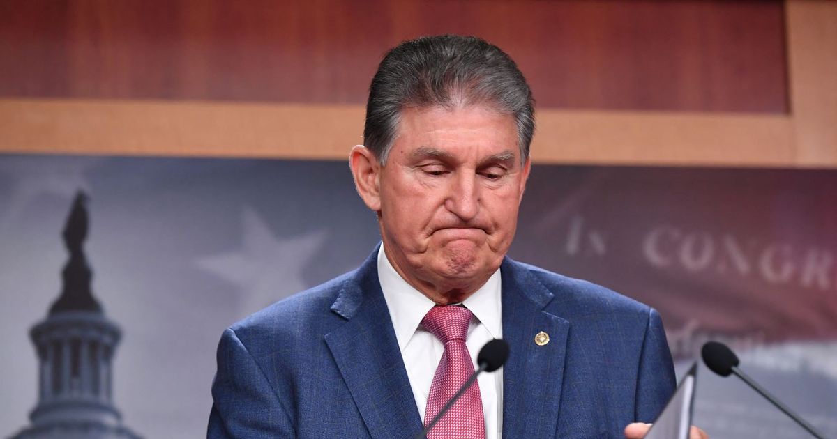 Prominent Senator Joe Manchin resigns from the Democratic Party due to serious differences
