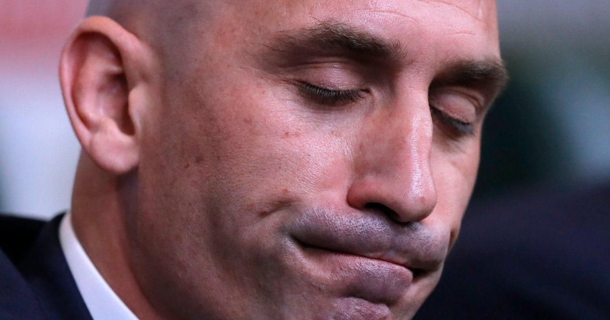 Rubiales goes to trial for kissing Jenny Hermoso
