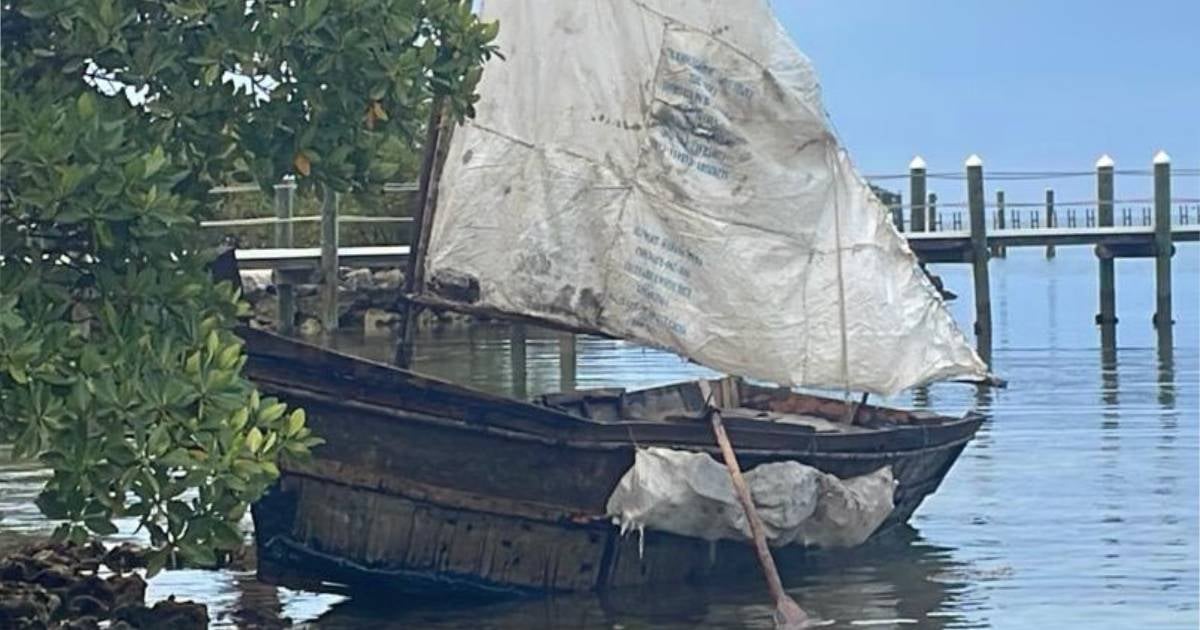Seven Cuban rafters are detained upon disembarking in Key Largo, Florida
