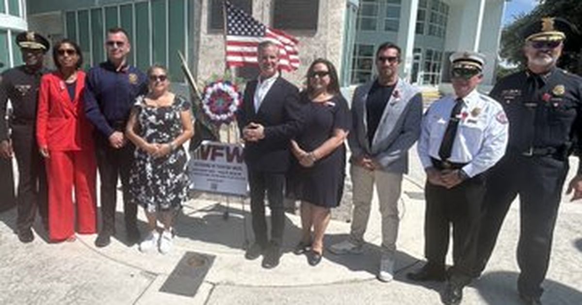 South Florida politicians pay tribute to the fallen
