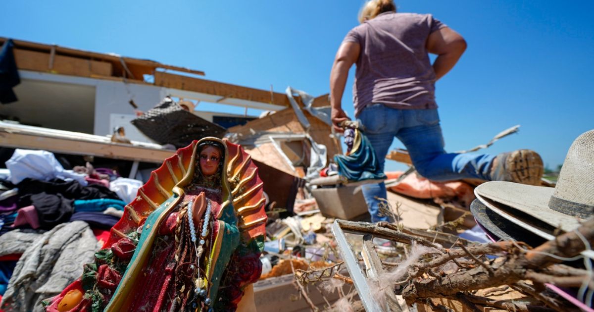 The death toll from tornadoes in Texas, Oklahoma and Arkansas rises to 18
