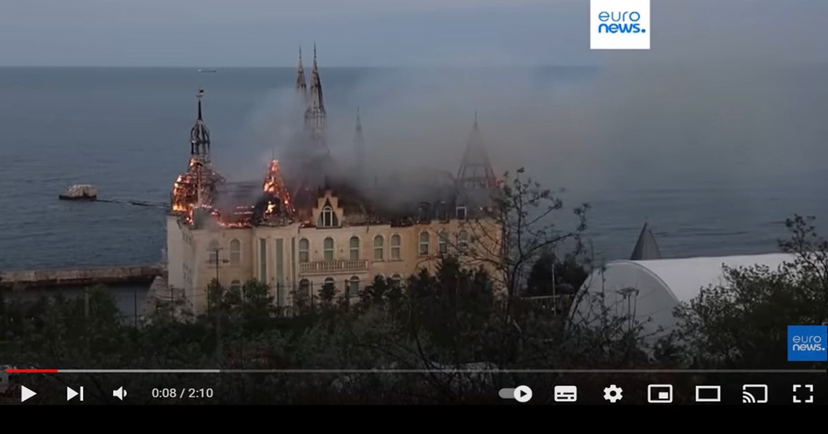 This is what Harry Potter's castle looks like after a Russian attack
