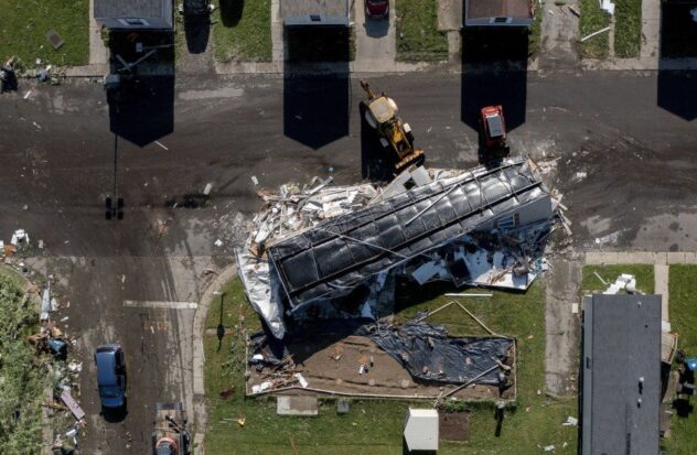 Tornadoes in the southeast of the country leave three dead and buildings destroyed
