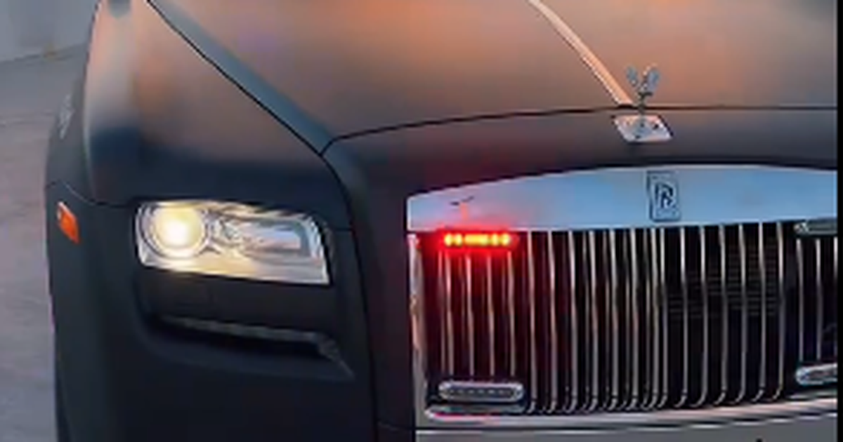 Who pays for the Miami Beach police Rolls-Royce?

