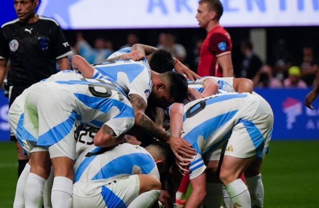 Argentina and Messi convince in their debut against a well-established Canada
