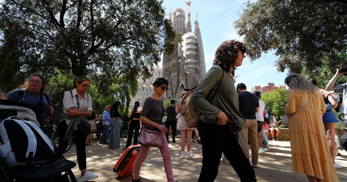 Barcelona wants to eliminate tourist apartments before 2029
