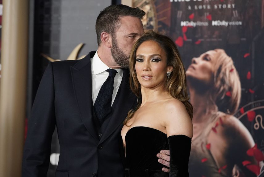 Jennifer Lopez and Ben Affleck arrive at the premiere of 