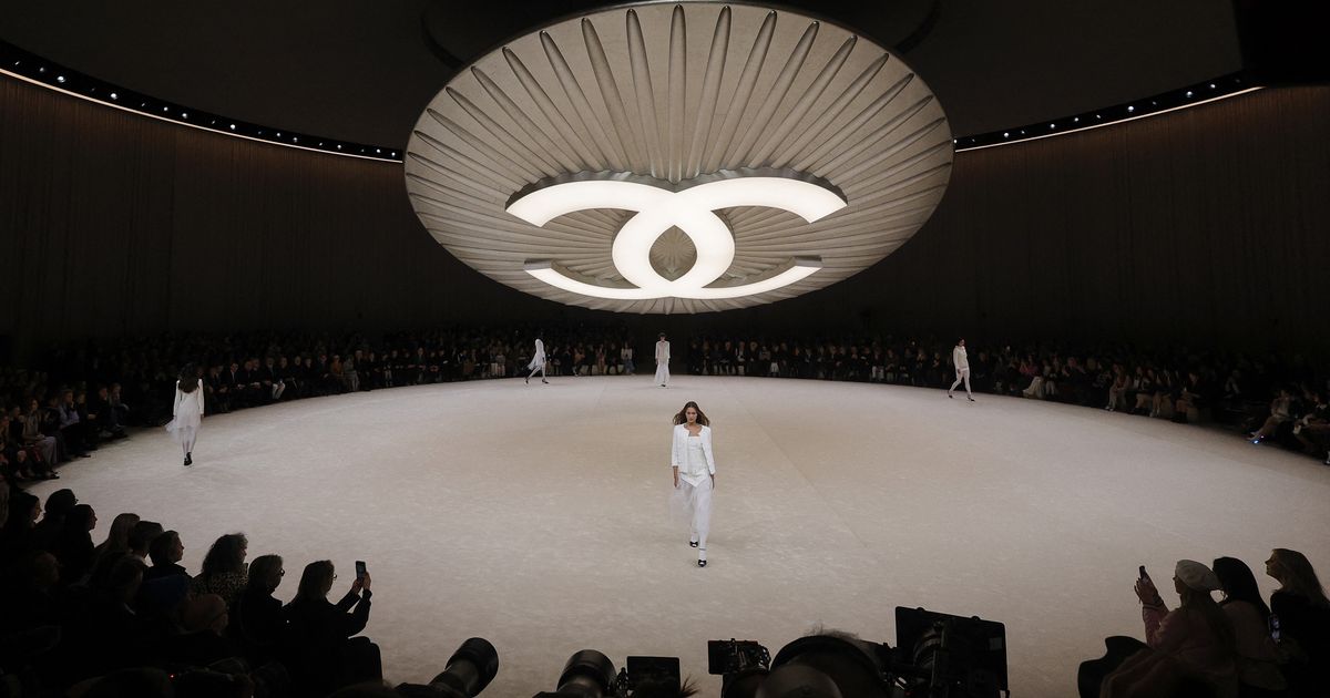 Chanel confirms that Virginie Viard will not continue as artistic director

