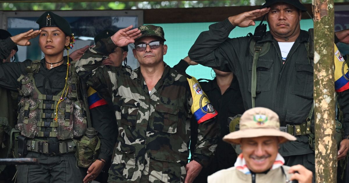 Government of Colombia and FARC dissidents set up dialogue table in Caracas
