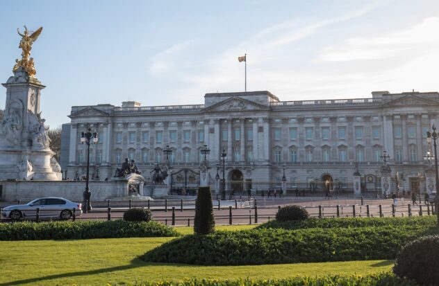 How much would Buckingham Palace be worth if it were put up for sale?
