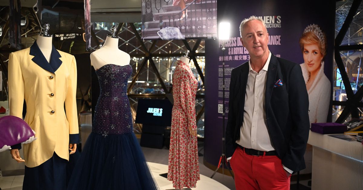 Juliens Auctions to sell iconic Princess Diana dresses
