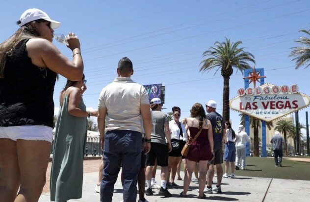Las Vegas and Phoenix expect a stifling heat wave
