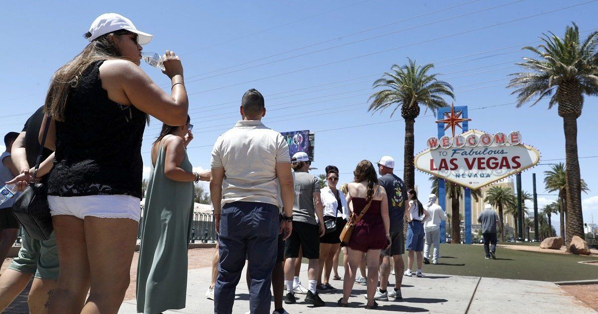 Las Vegas and Phoenix expect a stifling heat wave
