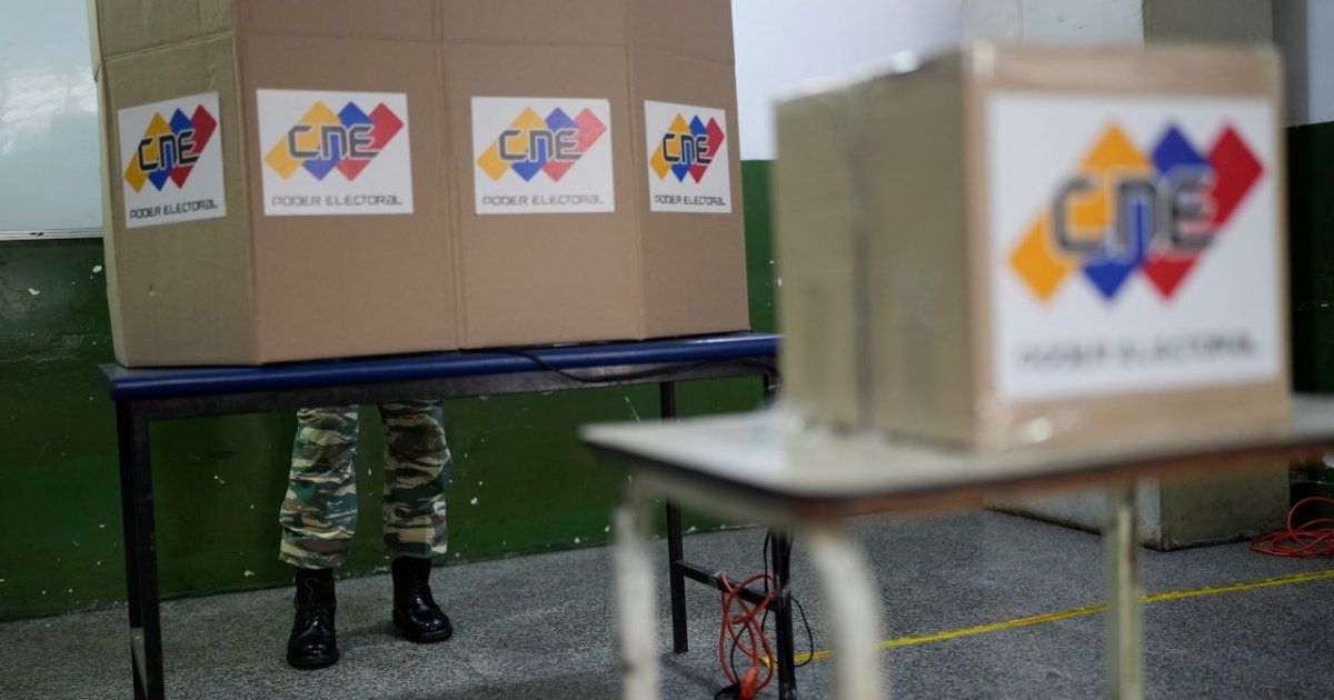 Regime installs electoral centers in military bases and PSUV houses controlled by the FARC
