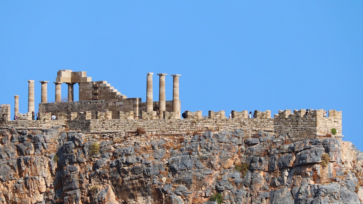 The Acropolis of Athens closes due to heat