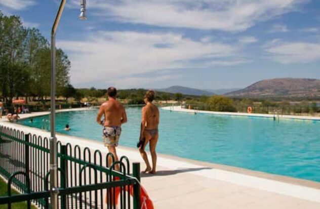 The place where the largest pool in Madrid is located: dates, prices and opening hours
