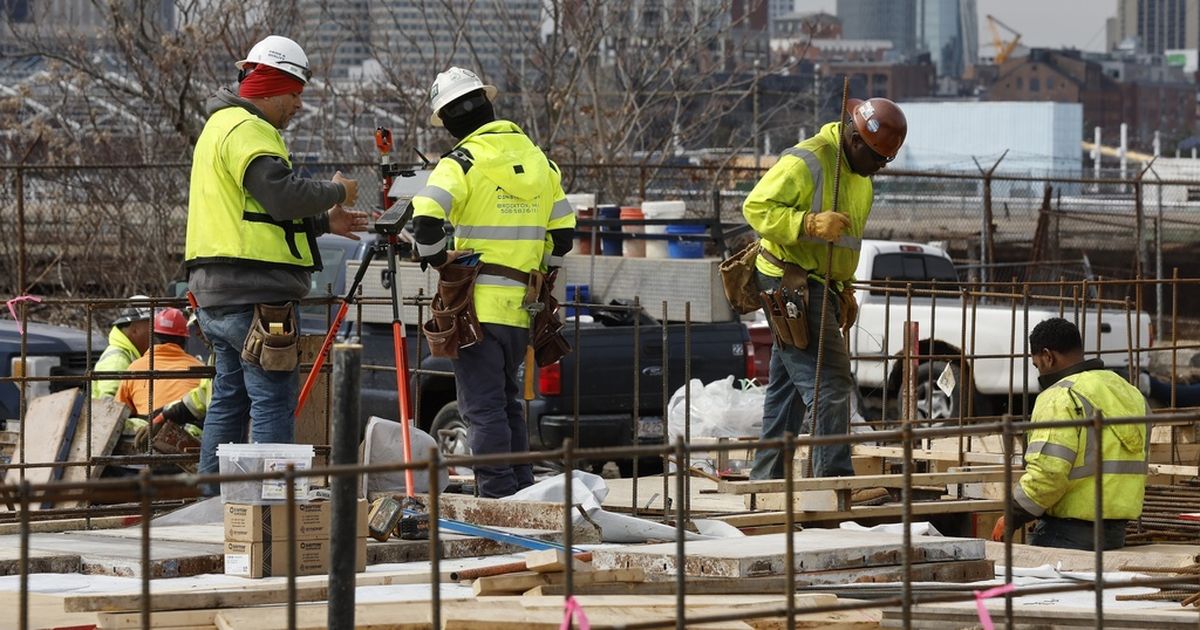 Unemployment rises in the US, as does job creation, says the government
