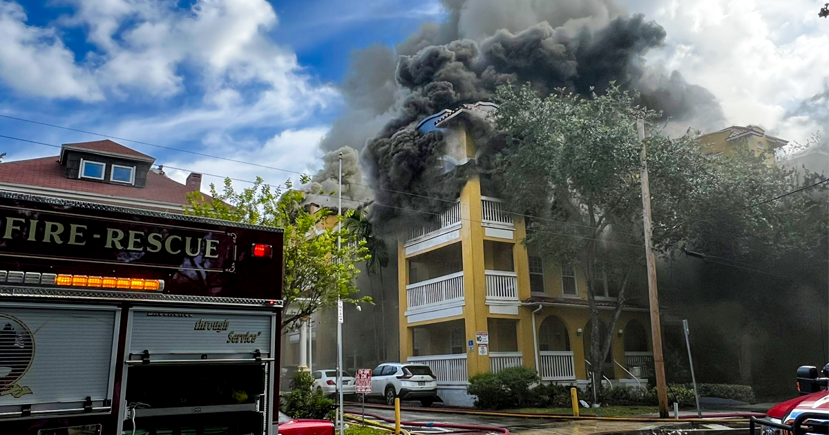 Voracious fire consumes apartment building in Miami