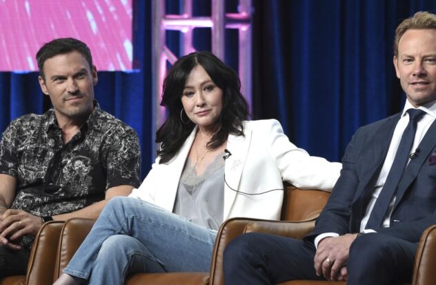 90210 reacts to Shannen Doherty's death

