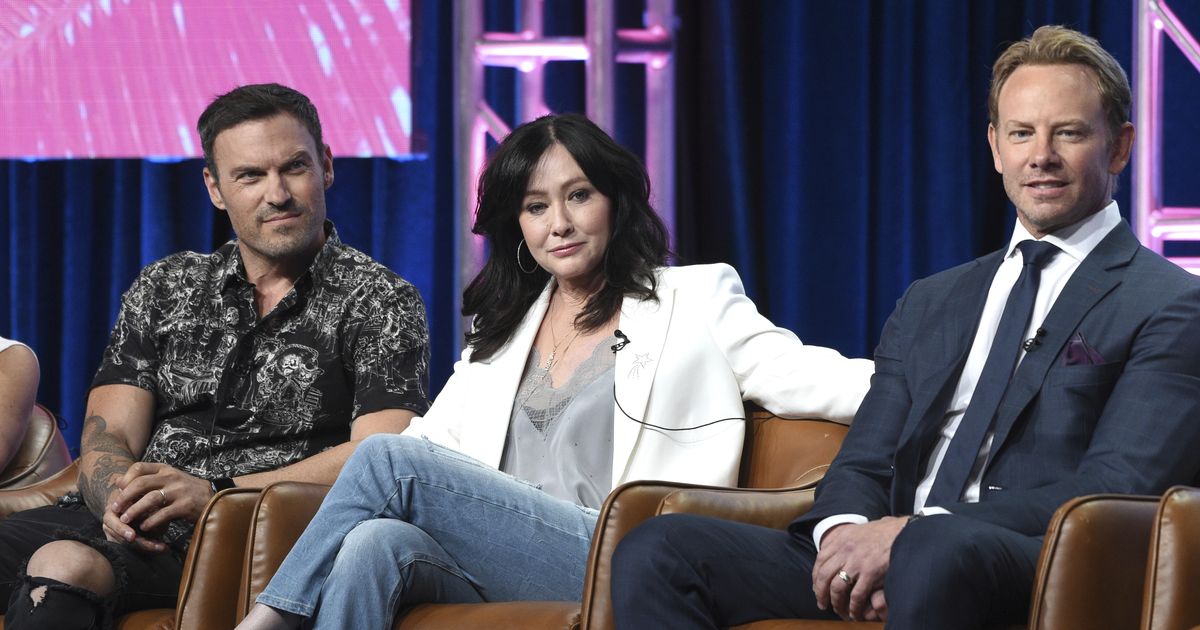 90210 reacts to Shannen Doherty's death