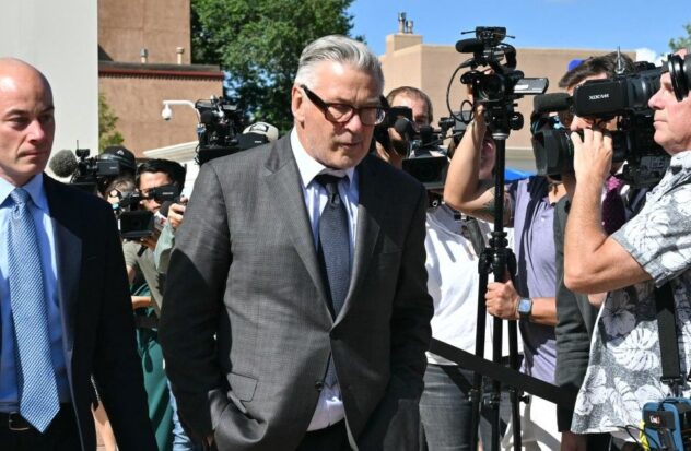 Alec Baldwin avoids the press on the first day of the manslaughter trial
