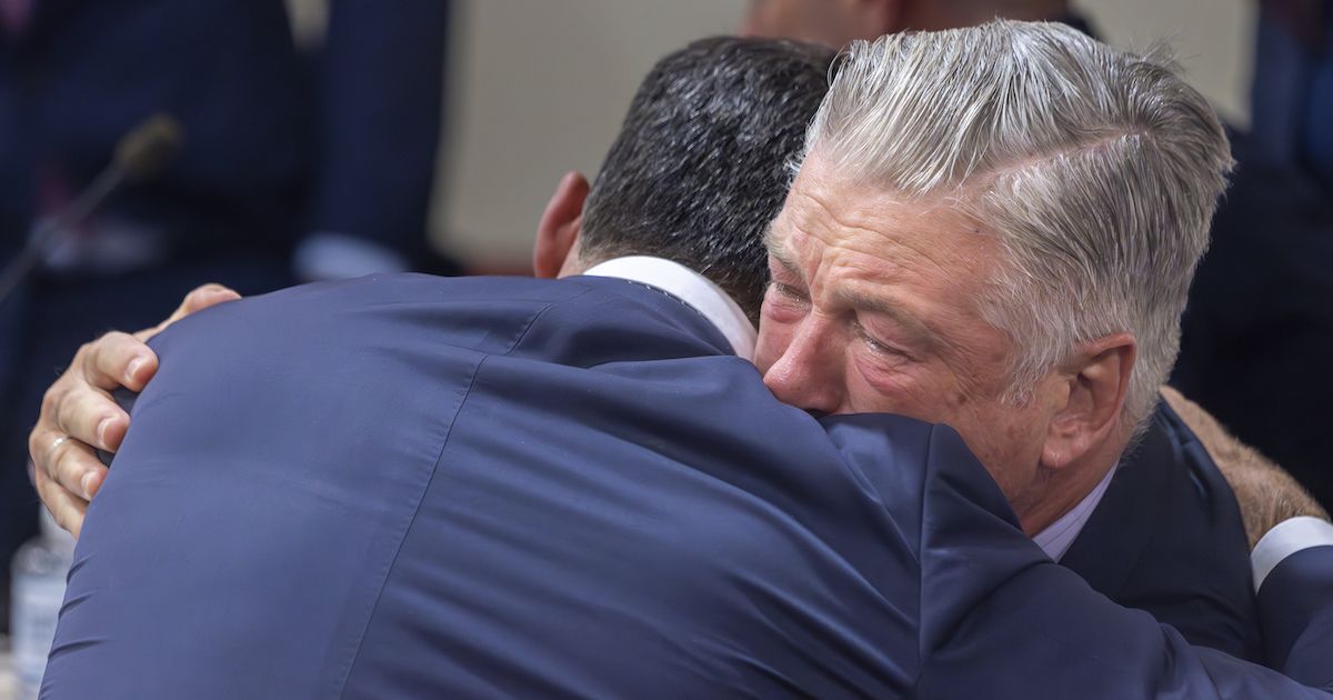 Alec Baldwin gives thanks after manslaughter trial ends early