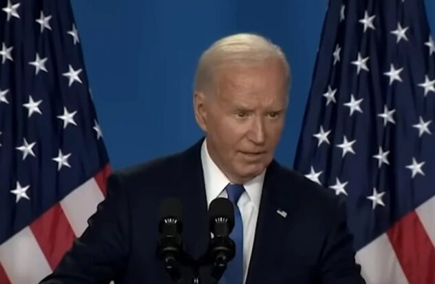 Biden refers to Kamala Harris as "Vice President Trump" at press conference
