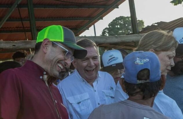 Capriles denounces that Chavismo uses public resources in presidential campaign

