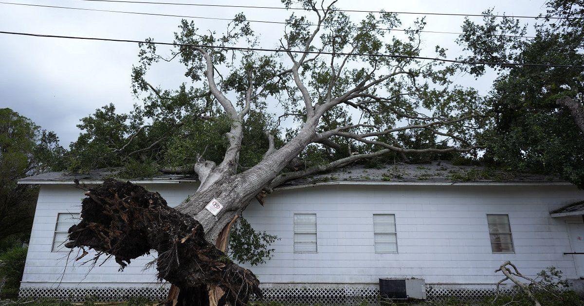 Electricity service partially restored after Beryl