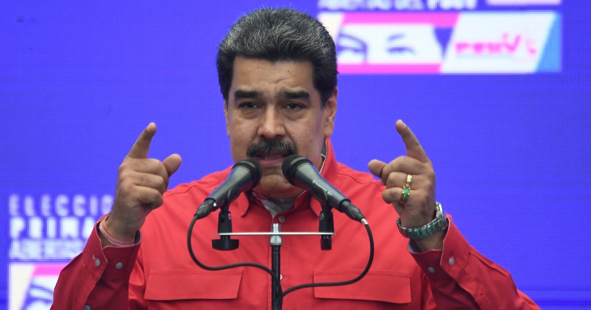 How could Chavismo respond to the prediction of a defeat?