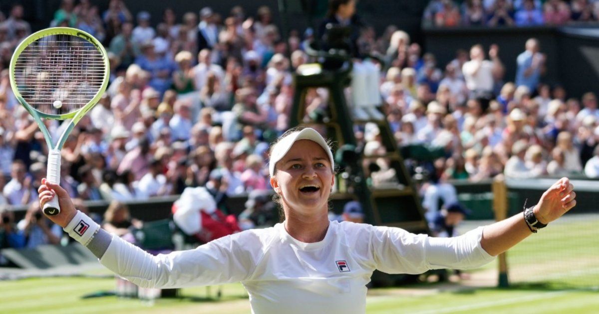 Krejcikova Defeats Paolini and Rises with Wimbledon Crown