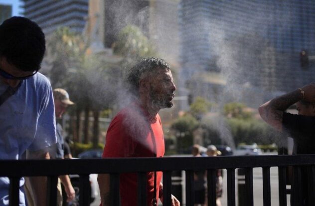 Las Vegas expects 5th straight day of temperatures above 115 degrees Fahrenheit
