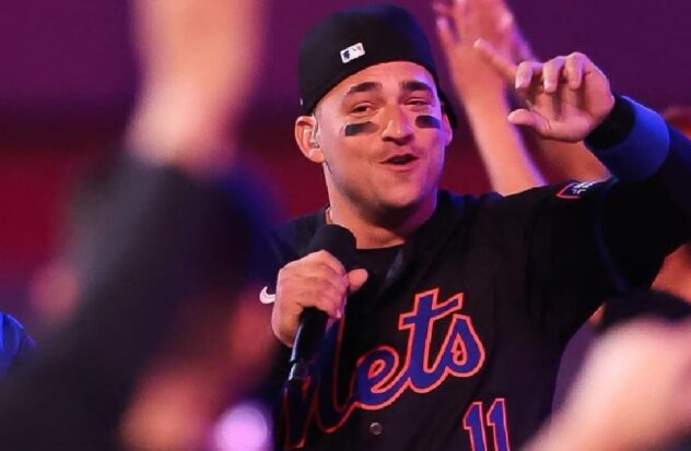 OMG! Cuban baseball player “Candelita” Iglesias hits the Billboard charts and will make people dance at the All-Star Game
