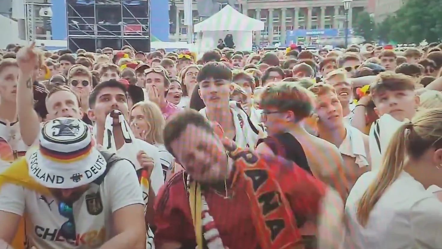 The Spanish fan who celebrated Spain's goal in the Fan Zone in Germany: I thought there would be Spaniards