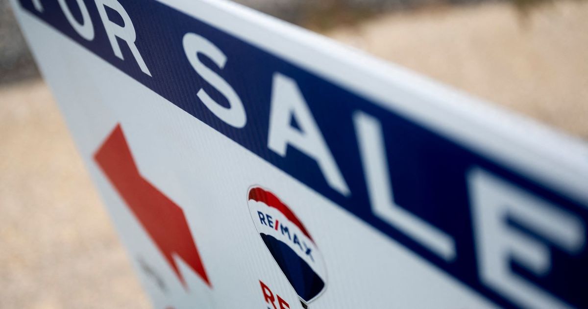 US home resales continue to plummet after two years of decline