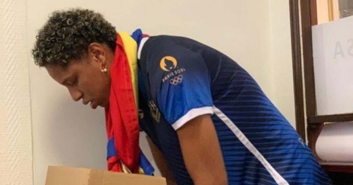 Venezuelan athletes vote from Paris