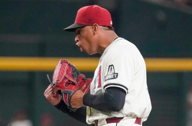 Venezuelan baseball player triumphs in his MLB debut, after a story of inspiration
