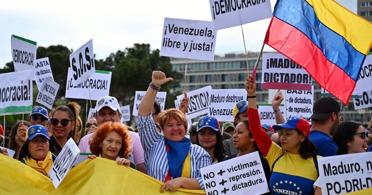 Venezuelans abroad long to return home