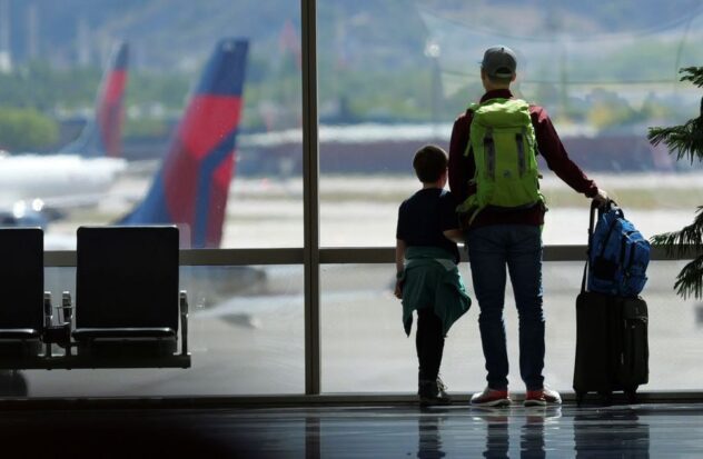 US proposes rule banning airlines from charging parents extra for sitting next to their children
